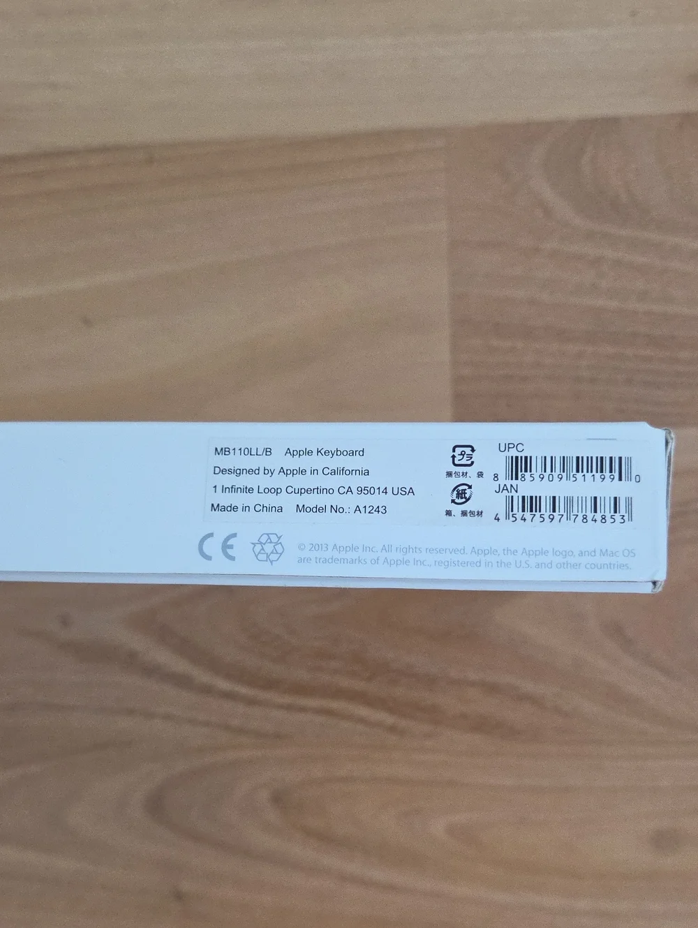 White APPLE Wireless Keyboard with Numeric Keypad MODEL A1243